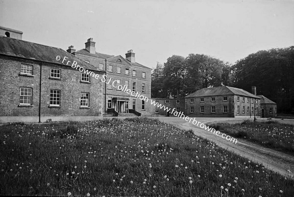 FRENCHPARK THE HOUSE  FROM THE AVENUE  EAST SIDE